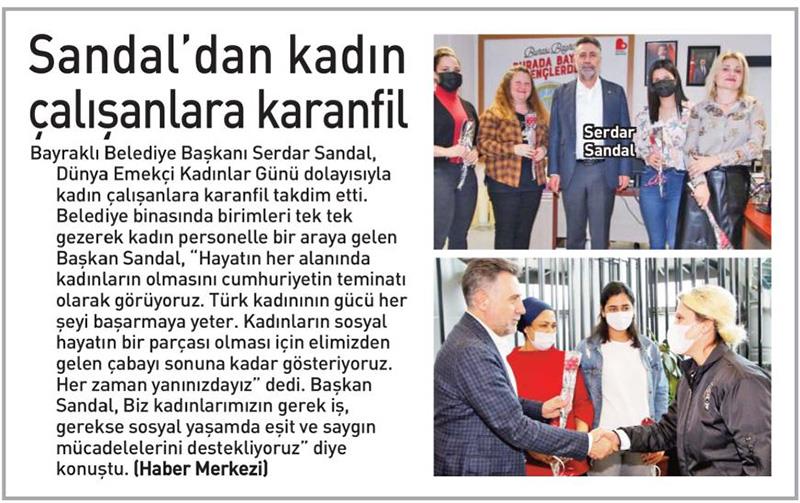 BAŞKAN SANDAL'DAN KADIN ÇALIŞANLARA KARANFİL (EGE TELGRAF)