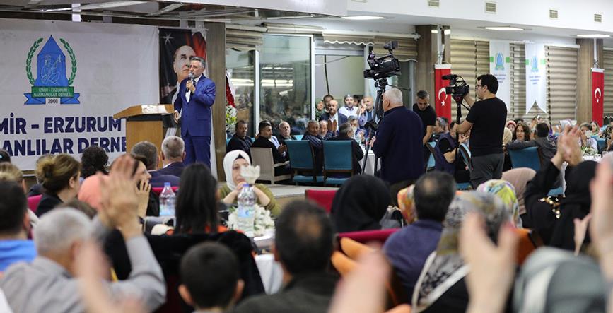 Başkan Sandal’dan Atatürk ve bayrak vurgusu!