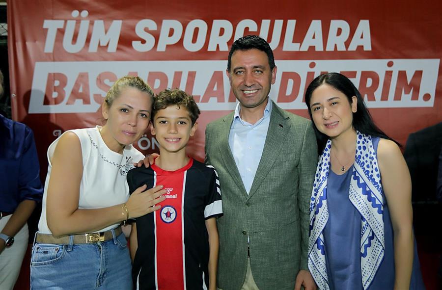 ‘Ferdi Zeyrek’ U-12 Cup'ta şampiyon çocuklar!